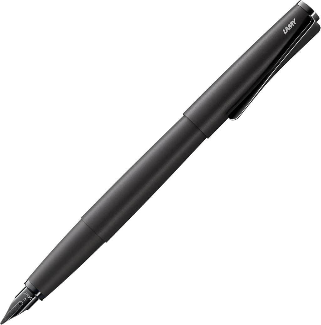 Lamy Studio Lx All Black Pluma Estilográfica – Cuerpo Metálico Elegante – Clip Helicoidal – Plumín de Acero F – Cartucho T10 Azul Incluido